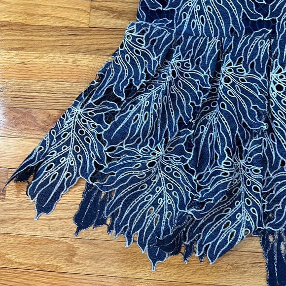 Gorgeous Antonio Melani Embroidered Dress Sz 10 - Picture 6 of 9